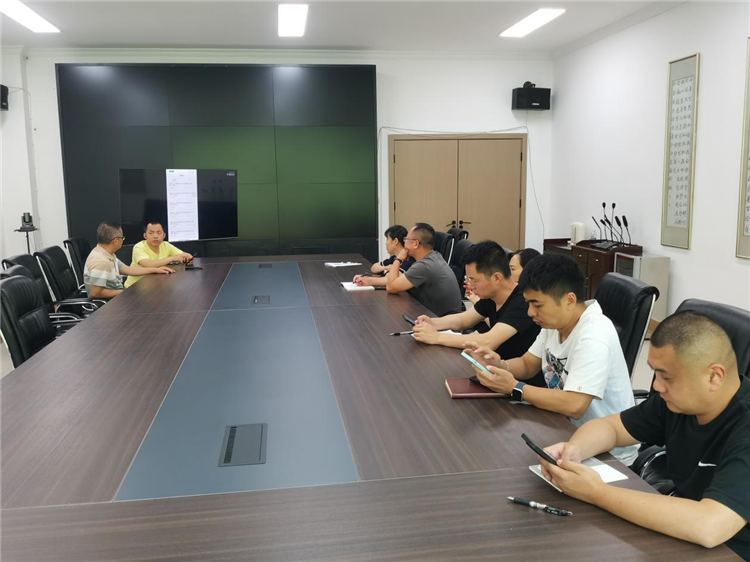 成南公司遂宁管理处组织养护科和养护巡检队人员召开公路全栈监测预警设施操作培训会.png