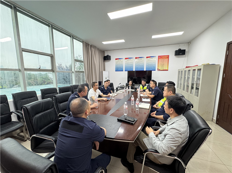 成渝公路运营三分公司到成南高速路产管护一大队开展交流学习活动.jpg