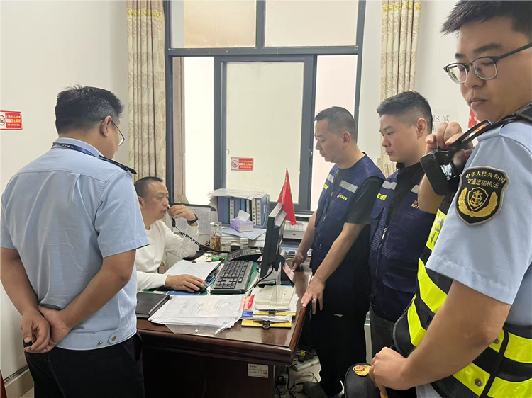 成南公司遂宁管理处联合“一路三方”成功追缴通行费.jpg