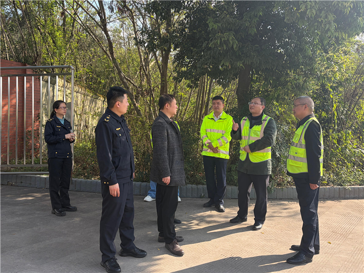 四川省交通执法总队（厅高管局）“冬春行动”督导组到成南公司开展专项督查.jpg