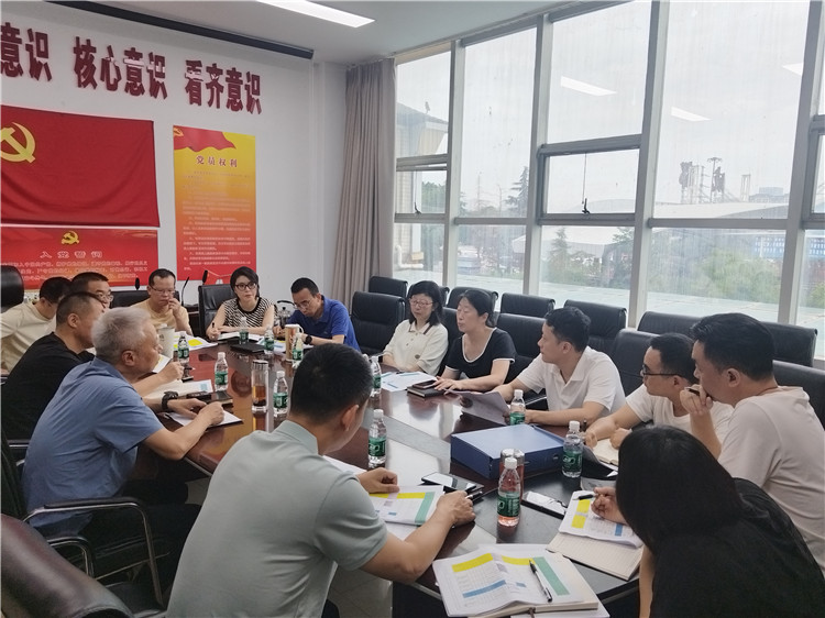 成南公司党委委员、职工董事、工会主席吴华峰赴成都管理处开展基层减负专项推进工作.jpg