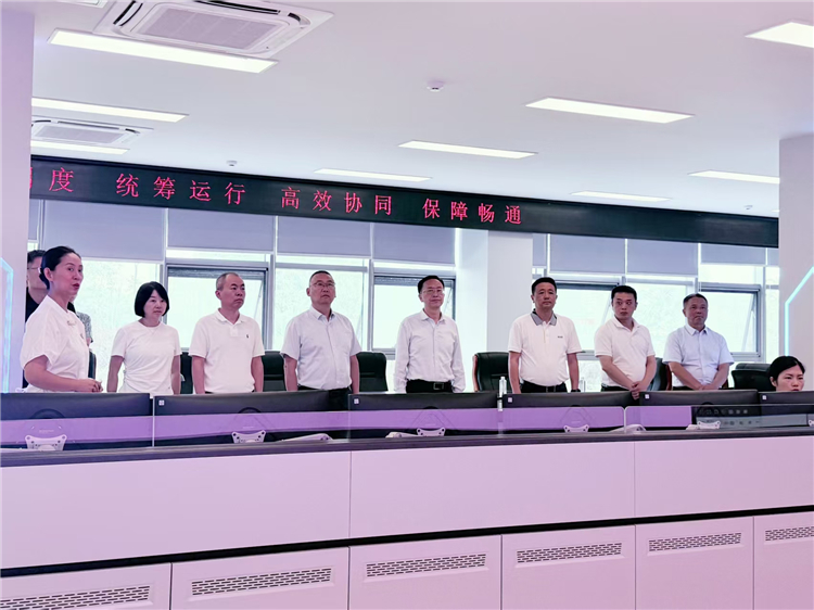 蜀道集团总工程师黄兵赴成南公司调研汛期安全管控工作.jpg